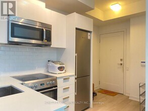 57 St Joseph St in Toronto, ON - Building Photo - Building Photo