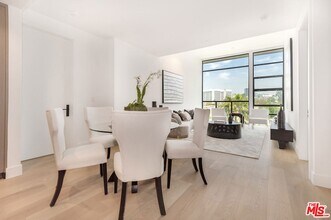 10777 Wilshire Blvd, Unit 703 in Los Angeles, CA - Building Photo - Building Photo