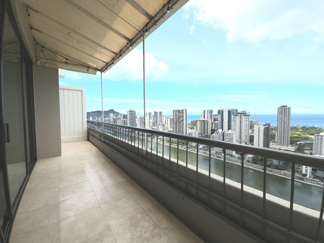 2333 Kapiolani Blvd in Honolulu, HI - Building Photo - Building Photo