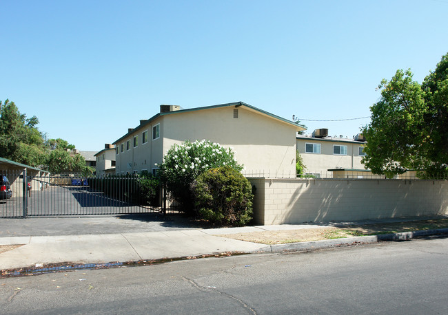 Swiss Colony Apartments in Fresno, CA - Foto de edificio - Building Photo