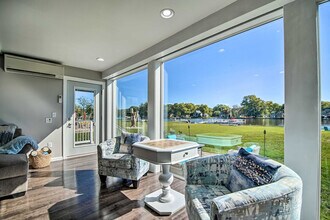 2712 Shorewood Dr in McHenry, IL - Foto de edificio - Building Photo