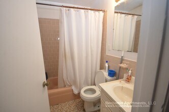 226 Parker Hill Ave, Unit 9 in Boston, MA - Foto de edificio - Building Photo