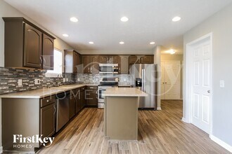 3674 Pickwick Cir in Plainfield, IN - Foto de edificio - Building Photo