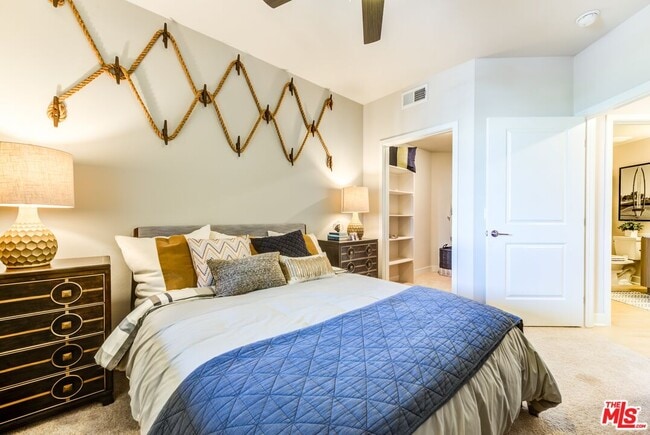 7290 Edinger Ave in Huntington Beach, CA - Building Photo - Building Photo