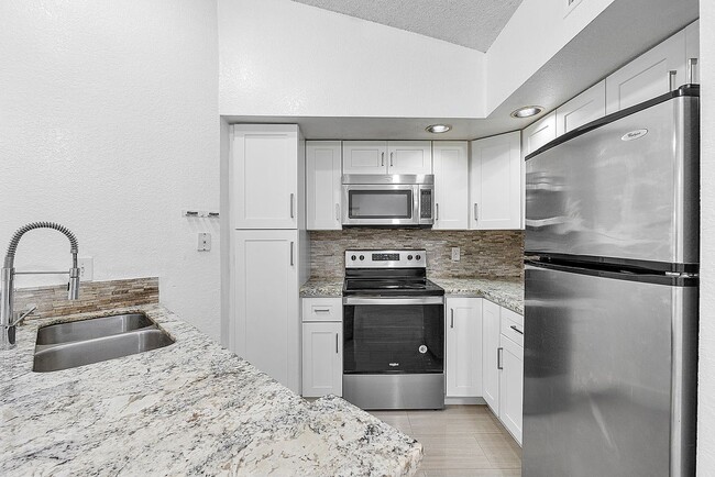 property at 417 Vista Isles Dr