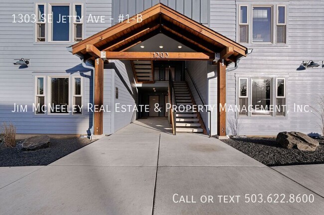 1303 SE Jetty Ave-Unit -#1-B in Warrenton, OR - Building Photo - Building Photo