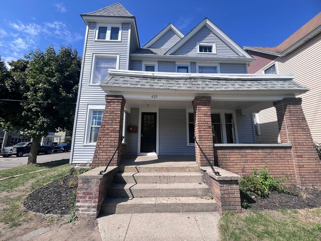 property at 425 Fuller Ave SE