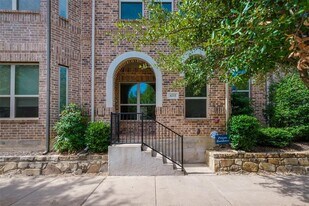 4213 Broadway Ave in Flower Mound, TX - Building Photo