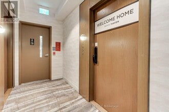 3240 William Coltson Ave in Oakville, ON - Building Photo - Building Photo