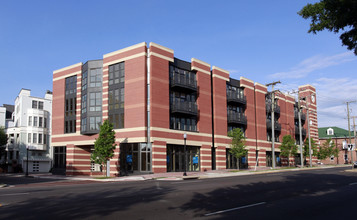 3800 Lofts in Arlington, VA - Foto de edificio - Building Photo