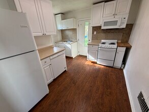 851 1/2 6th Ave in Coraopolis, PA - Building Photo - Building Photo