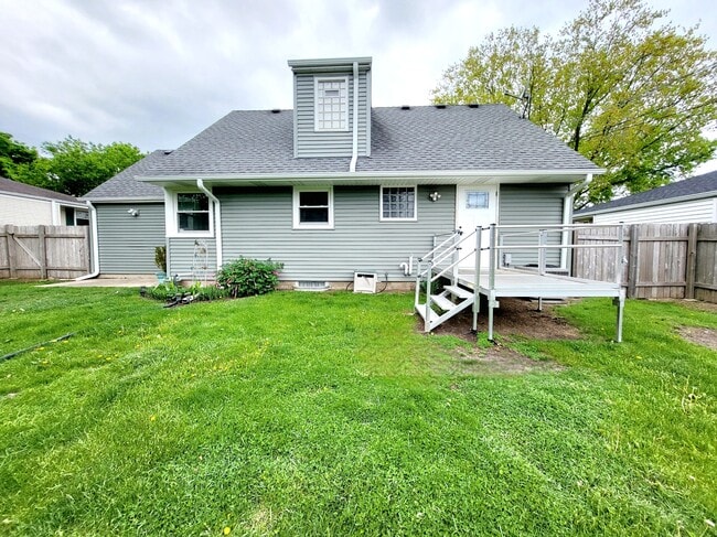 W158N9026 Charles Dr in Menomonee Falls, WI - Building Photo - Building Photo