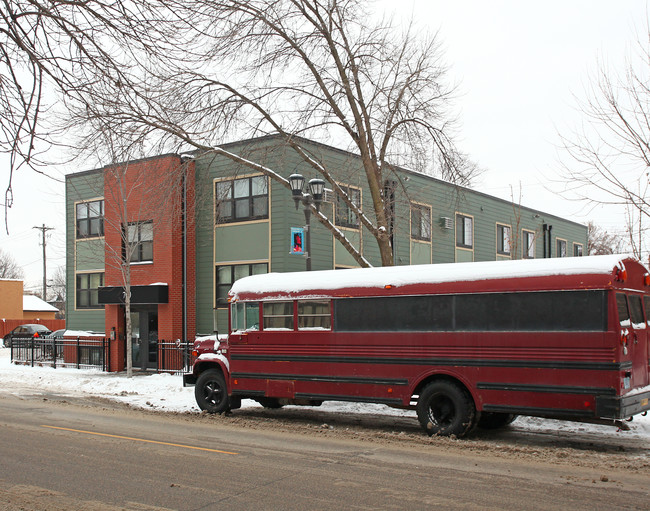 Tri-Stone Apartments in St. Paul, MN - Building Photo - Building Photo