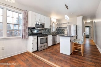 25 Fordham Ct in Albany, NY - Building Photo - Building Photo