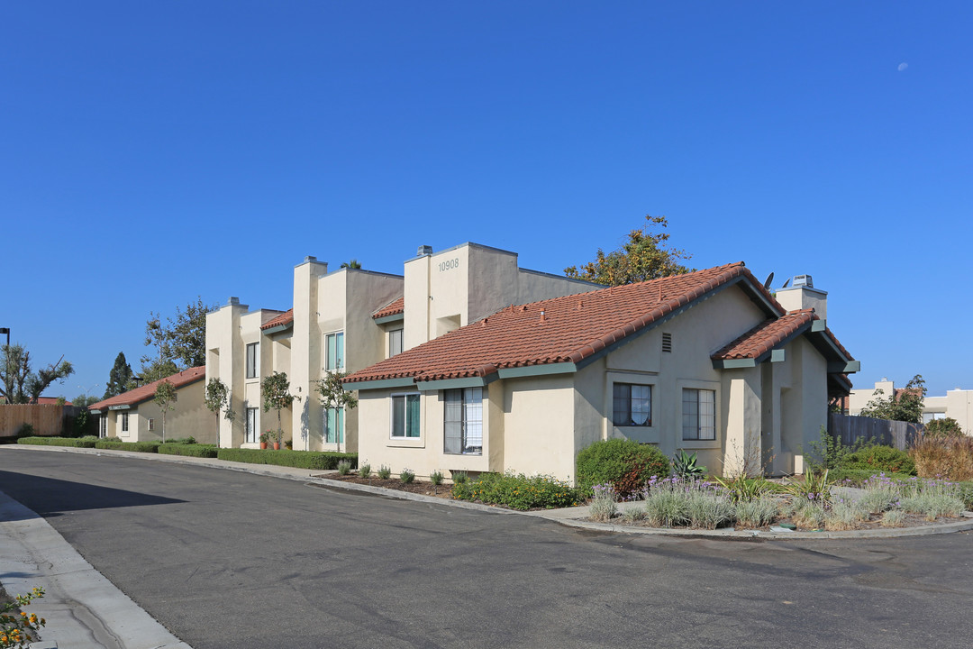 Black Mountain Villas in San Diego, CA - Building Photo