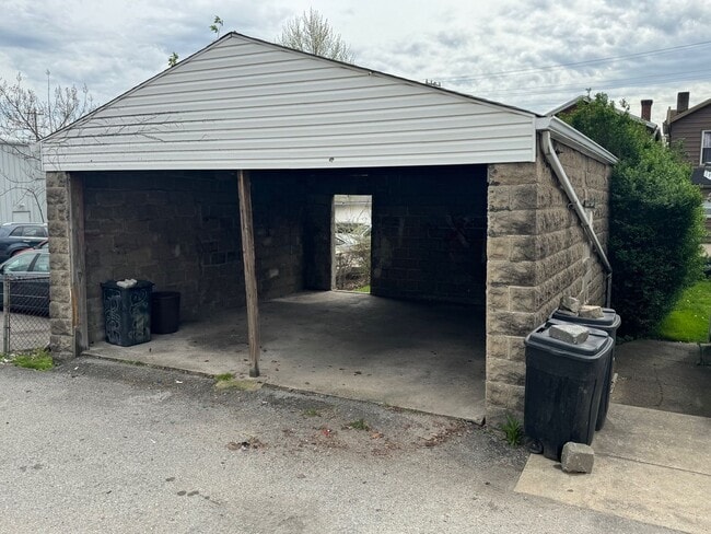 2605 Walnut St in McKeesport, PA - Building Photo - Building Photo