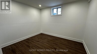 33 Vanstone Ct. in Bowmanville, ON - Building Photo - Building Photo