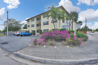 Highland Towers in Fort Lauderdale, FL - Building Photo - Building Photo