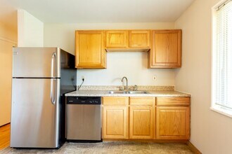 3285 Moorhead Ave in Boulder, CO - Building Photo - Building Photo