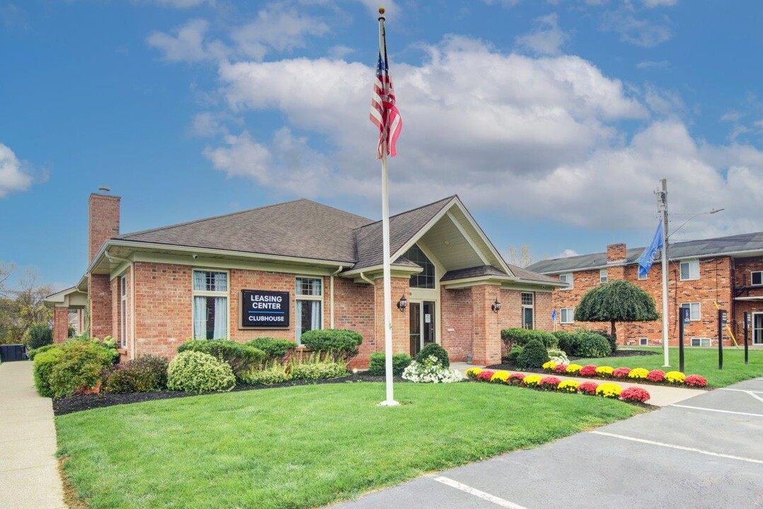 Knollwood Manor Apartment Homes in Fairport, NY - Foto de edificio