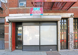 40-13 104th St in Flushing, NY - Building Photo - Building Photo