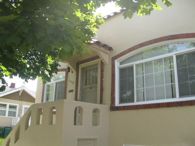 property at 1938 Erie St