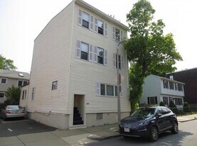 114 W 8th St, Unit 2 in Boston, MA - Building Photo