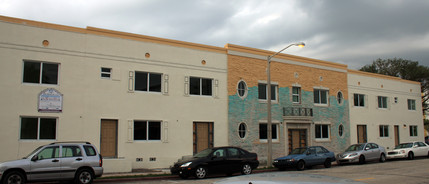 Lottie Apartments in Miami Beach, FL - Building Photo - Building Photo