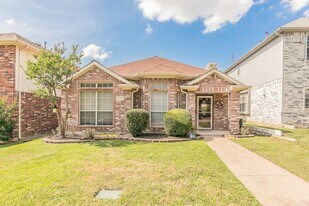 1356 Dallshan Dr in Carrollton, TX - Building Photo
