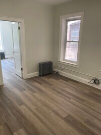 165 W 48th St, Unit 5 photo'