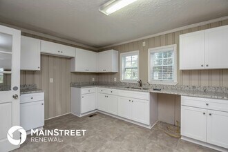 6394 Waikiki Way in Forest Park, GA - Building Photo - Building Photo