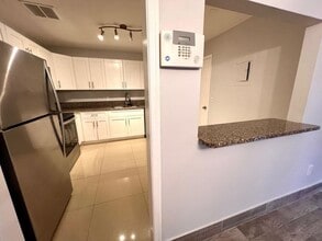 8113 Ambach Way in Hypoluxo, FL - Foto de edificio - Building Photo