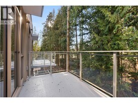 2375 Emery Ct in North Vancouver, BC - Building Photo