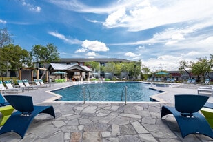 Timberhill Commons in San Antonio, TX - Building Photo