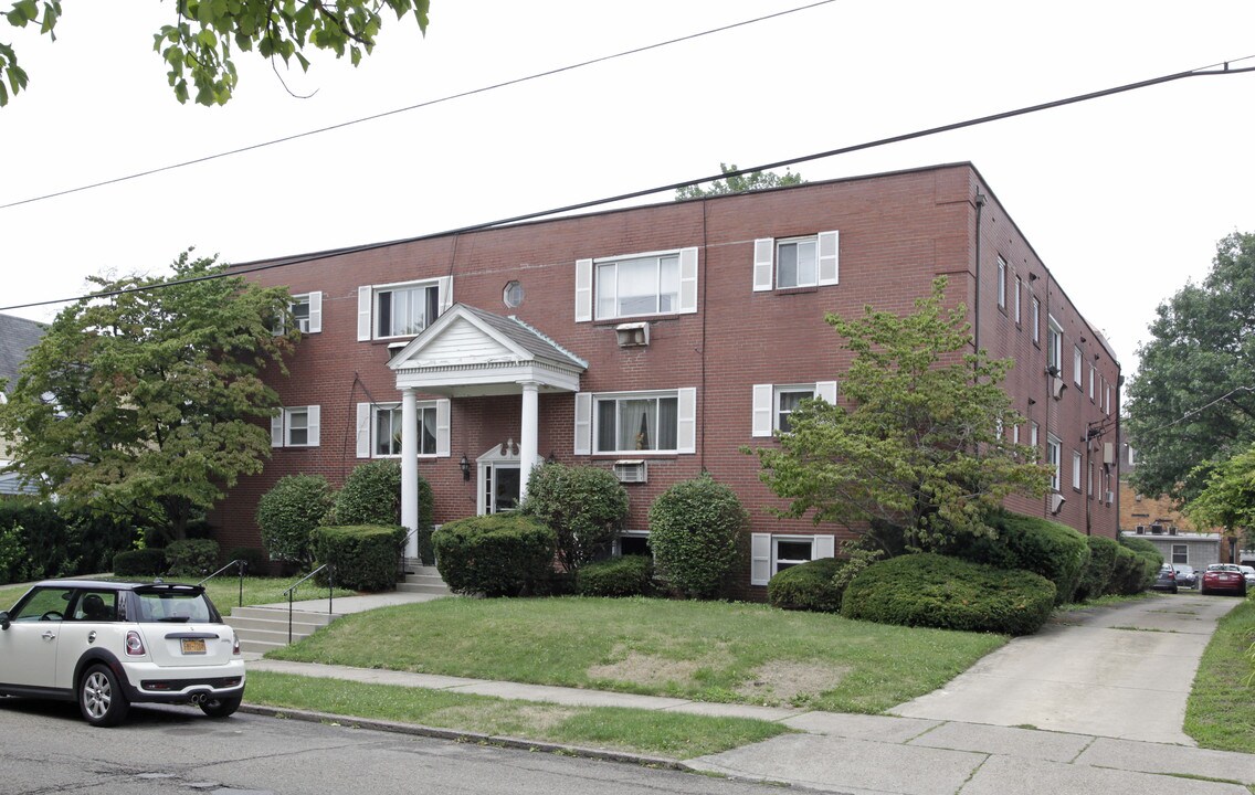 304 S Winebiddle St in Pittsburgh, PA - Building Photo