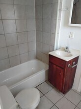 946 W Poplar St in Springfield, MO - Building Photo - Building Photo