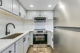 The Place at Davis Islands in Tampa, FL - Building Photo - Building Photo
