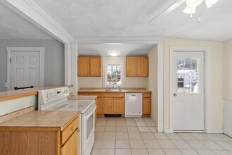 88 Baker St in Gardner, MA - Foto de edificio - Building Photo