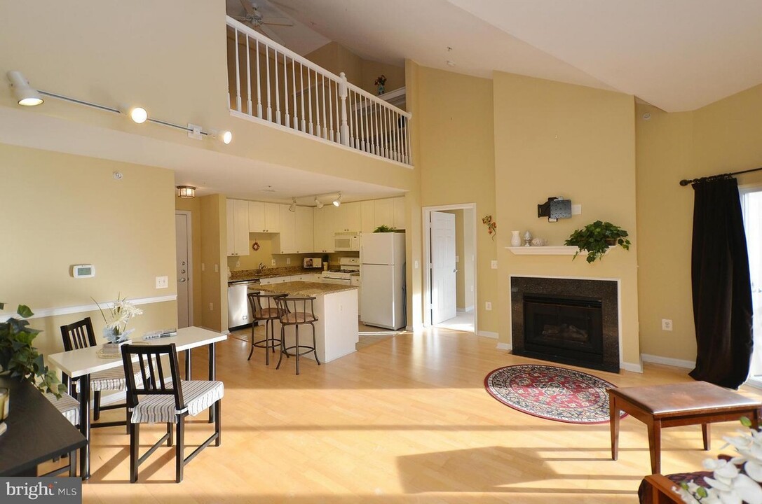 9486 Virginia Center Blvd, Unit Marquis Unit 420 in Vienna, VA - Building Photo