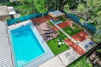 1370 NE 133rd St in North Miami, FL - Building Photo - Building Photo