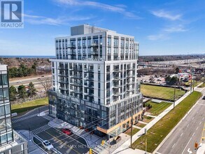 7437 Kingston Rd in Toronto, ON - Building Photo - Building Photo