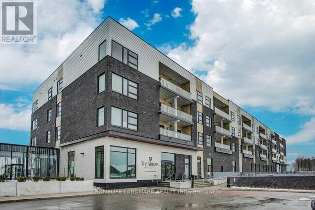 555 William Graham Dr in Aurora, ON - Building Photo - Building Photo