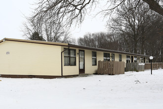 Concord Court Apartments in Norwalk, OH - Building Photo - Building Photo