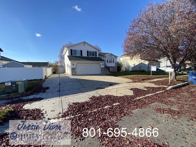 5889 S 3260 W in Roy, UT - Building Photo - Building Photo