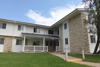 Prentice Arms in Stevens Point, WI - Building Photo - Interior Photo