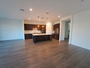 2373 Waterside Dr in Fairfield, CA - Foto de edificio - Building Photo