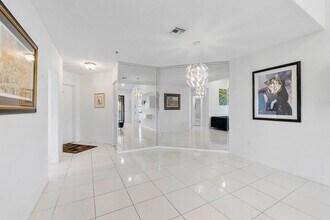 5153 Floria Dr, Unit V in Boynton Beach, FL - Building Photo - Building Photo