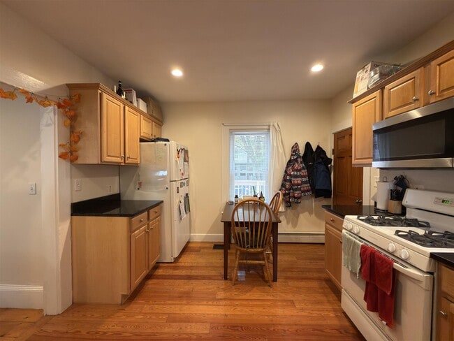 40 Chester St, Unit 2