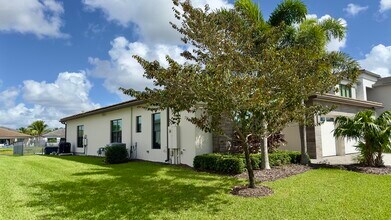 8817 New River Fall Rd in Boca Raton, FL - Building Photo - Building Photo