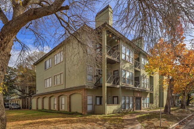 property at 807 W 25th St